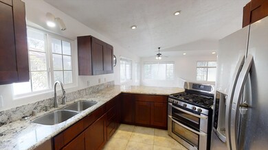 2566 Kilauea Ave unit B, Hilo, HI 96720 - photo 7