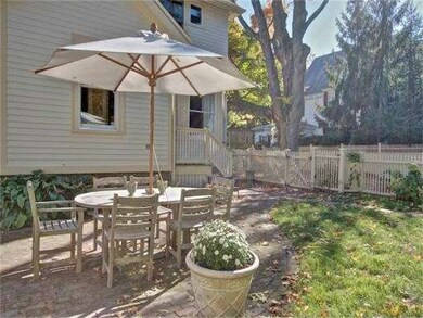 3 Warren St, Winchester, MA 01890 - photo 2