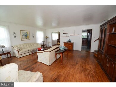 225 Canterbury Dr, Wallingford, PA 19086 - photo 3