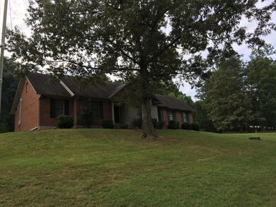 526 E Oak St, Lebanon Junction, KY 40150 - photo 2