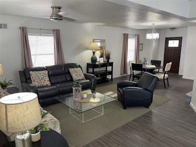 228 W Pendle St, South Bend, IN 46637 - photo 7