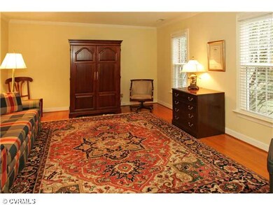 Interior Space/Layout - Living Room / Office - Har