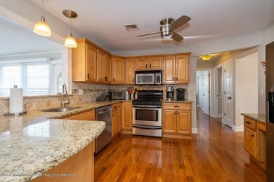 06_2321OrioleWay_5_Kitchen_LowRes