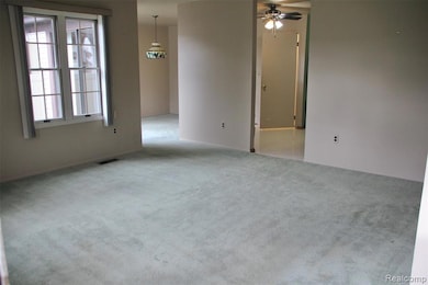 40849 Newport Dr unit 215, Plymouth, MI 48170 - photo 3