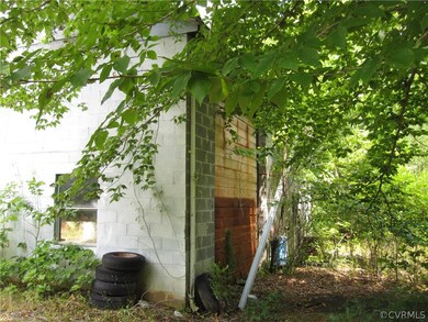 Rear view of garage.