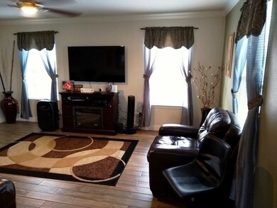 2606 Royal Blue Dr, Houston, TX 77088 - photo 4