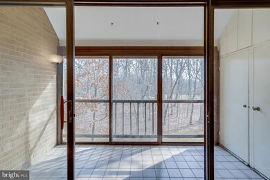1629 Parkcrest Cir unit 301, Reston, VA 20190 - photo 5