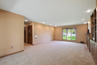 204 E Ensey St, Tuscola, IL 61953 - photo 3