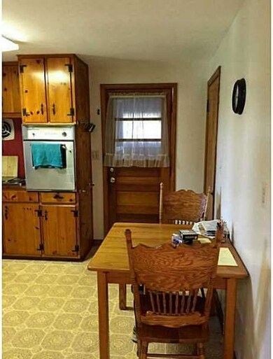Kitchen Dining. Table area