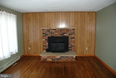 7638 Kemp Ln, Frederick, MD 21702 - photo 6