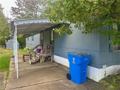 12012 Nicki Ln, Chardon, OH 44024 - photo 2