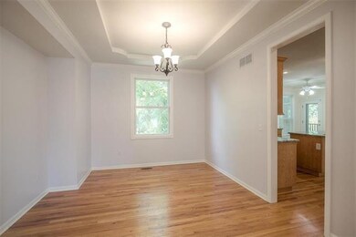 Light & bright Dining Room!