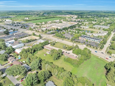 1015 N Bridge St, Yorkville, IL 60560 - photo 2