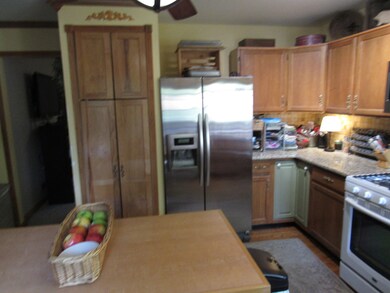 1441 Yosemite Pkwy, Algonquin, IL 60102 - photo 2