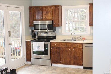 12107 Timber Trail Dr, Midlothian, VA 23112 - photo 4