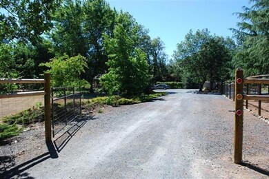 1534 Pleasant Valley Rd, Merlin, OR 97532 - photo 3