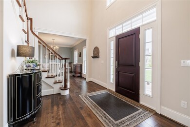 2-story foyer.