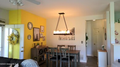 611 Apex Ln, Troy, NY 12182 - photo 4