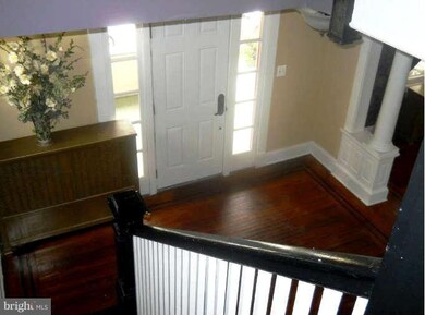 236 Mallow Hill Rd, Baltimore, MD 21229 - photo 2