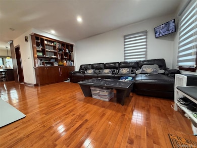 175-28 Underhill Ave, Flushing, NY 11365 - photo 7