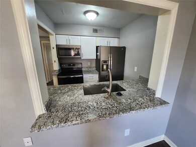 4500 Sherwood Ln unit 10, Houston, TX 77092 - photo 5