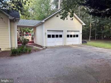 11792 Wollaston Cir, Swan Point, MD 20645 - photo 2