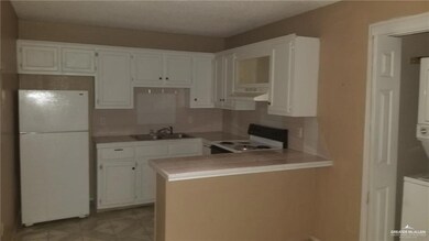 2205 Kimberly Ln unit B, Edinburg, TX 78541 - photo 2