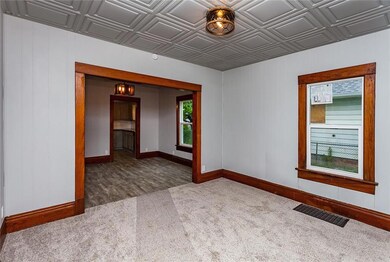 2526 Capitol Ave, Des Moines, IA 50317 - photo 6