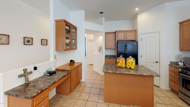 6509-W-Ivy-Mountain-Way-Kitchen