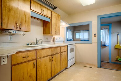 1139 7th  Ave E_06