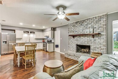 Open Concept Kitchen & Dining w/ Additional Sittin