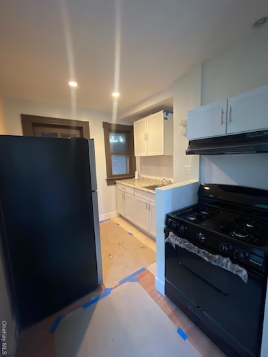 27 Poplar St unit 1st Floor, Waterbury, CT 06708 - photo 6