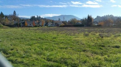 1622 Harbeck Rd, Grants Pass, OR 97527 - photo 4