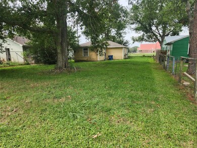 8823 Noble St, Needville, TX 77461 - photo 2