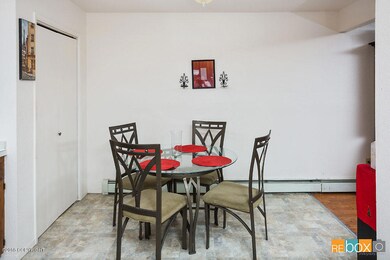 Unit 2 Kitchen_DMD_3426-SMALL