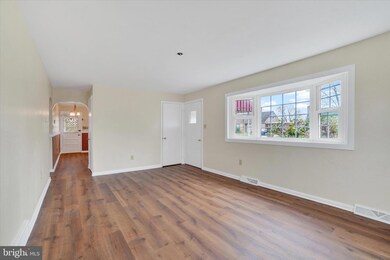 1775 Argyle Dr, York, PA 17406 - photo 4