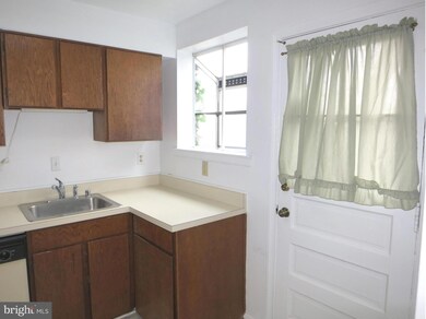 3738 Keller Ave, Alexandria, VA 22302 - photo 5