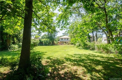 The desirable Yard is a unique Key Feature of the Property