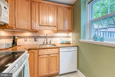 3008 S Abingdon St unit A2, Arlington, VA 22206 - photo 4