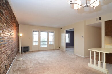 1040 Eve Dr unit D, Pittsburgh, PA 15216 - photo 6