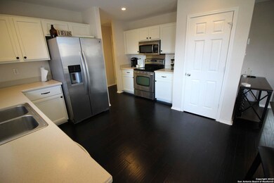 9711 Connemara Bend, San Antonio, TX 78254 - photo 3