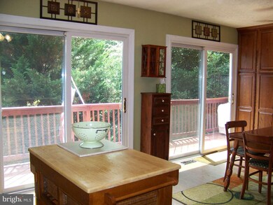 7624 Patapsco Dr, Sykesville, MD 21784 - photo 5