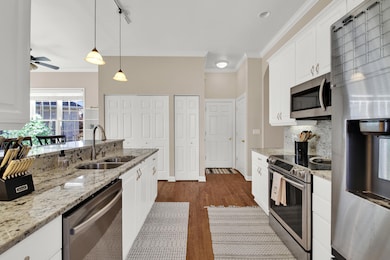 W233N3088 Oakmont Ct E unit B, Pewaukee, WI 53072 - photo 7