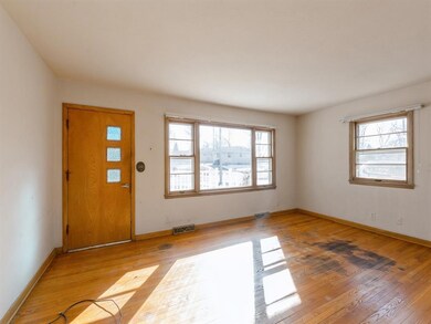 Spacious living room