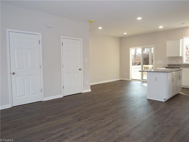 4310 Oak Ridge Dr, Winston-Salem, NC 27105 - photo 5