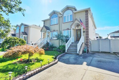 278 Candon Ave, Staten Island, NY 10309 - photo 3