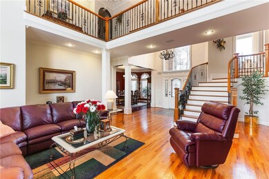 Hardwood Floors & Recessed Lighting through-out