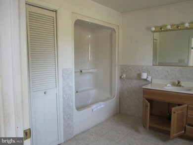 805 W Oak Rd, Vineland, NJ 08360 - photo 6