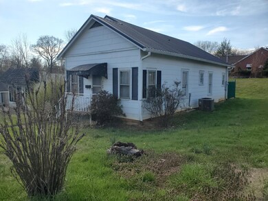 2105 E Unaka Ave, Johnson City, TN 37601 - photo 3