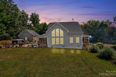 105 Peach Tree Valley Dr, Leicester, NC 28748 - photo 3